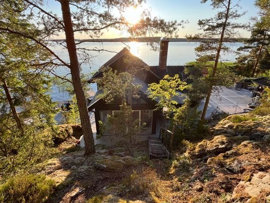 Unik timmerstuga vid Vänerns strand - Bild 43
