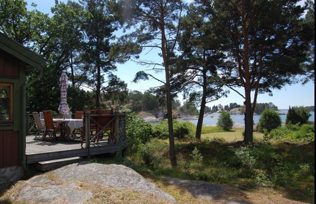 Hyr denna stuga i  på 57 m². 6-7 sängplatser. 11 200 - 16 400 kr per vecka. Se bilder och tillgänglighet här.