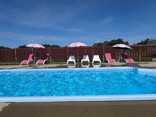 Gård 14 bäddar, nära bad med pool södra Ön ledigt