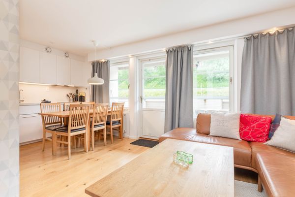 Hyr denna stuga i Åre på 42 m². 6 sängplatser. Pris ej tillgängligt. Se bilder och tillgänglighet här.