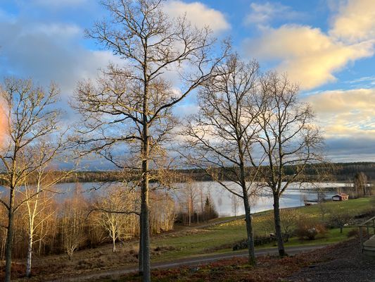 Hyr denna stuga i Vitan på 58 m². 6 sängplatser. 7 500 - 9 500 kr per vecka. Se bilder och tillgänglighet här.