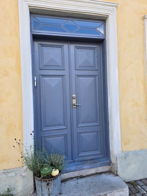 Hyr denna stuga i Visby på 90 m². 9-10 sängplatser. Pris ej tillgängligt. Se bilder och tillgänglighet här.