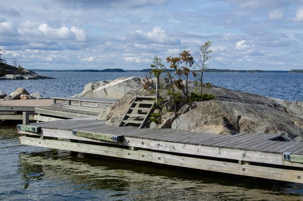 Fint enskilt beläget hus på Möja med sjöglimt - Bild 10