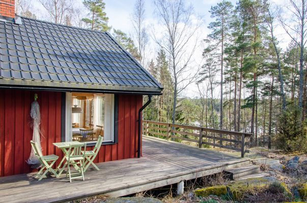 Fint enskilt beläget hus på Möja med sjöglimt - Bild 6