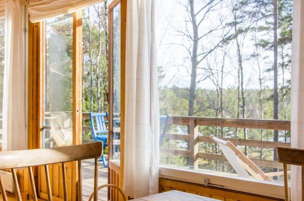 Fint enskilt beläget hus på Möja med sjöglimt - Bild 12