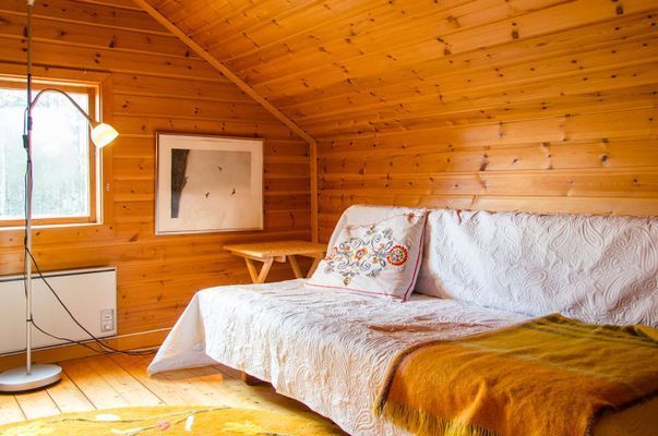 Fint enskilt beläget hus på Möja med sjöglimt - Bild 18