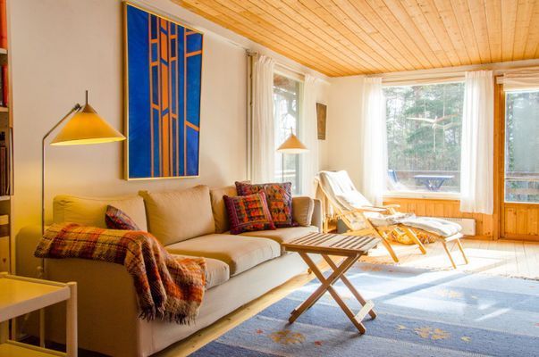 Fint enskilt beläget hus på Möja med sjöglimt - Bild 11