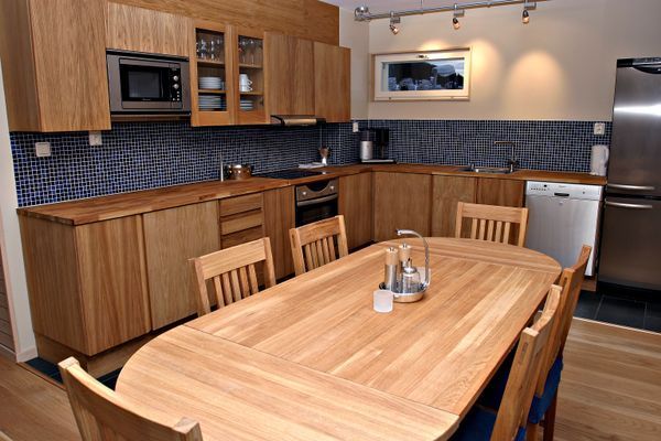 Hyr denna stuga i Åre på 110 m². 6 sängplatser. Från 20 000 kr per vecka. Se bilder och tillgänglighet här.