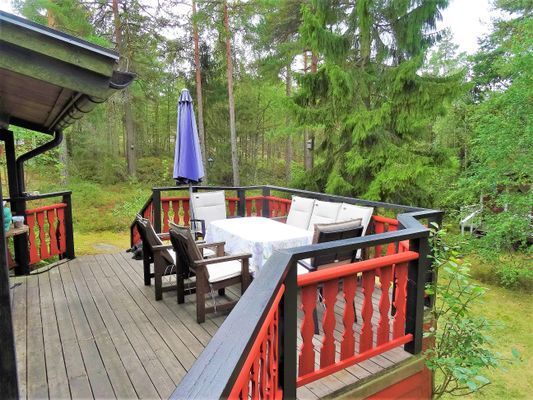 HUS på ö med Motorbåtar, i Östergötlands Skärgård - Bild 12
