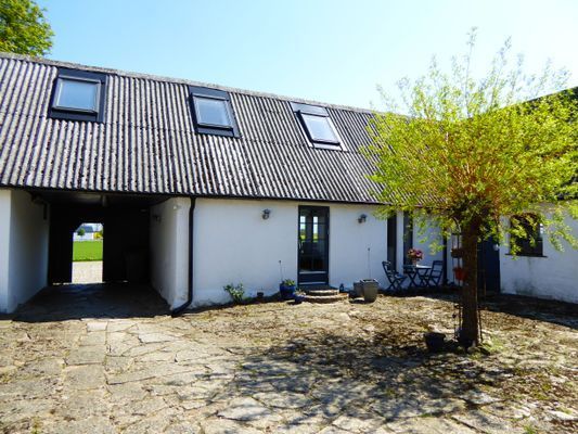 Hyr denna stuga i Tommarp på 70 m². 4 sängplatser. Från 7 500 kr per vecka. Se bilder och tillgänglighet här.