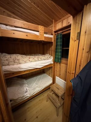 Sovrum 3, med tre våningssängar