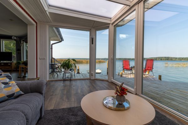 Sjötomt/sjöläge med båt och egna bryggor/trädäck - Bild 20