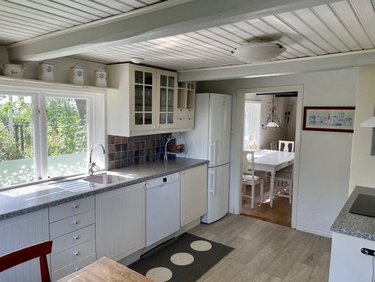 Fyrlängad gård mitt på Österlen - Bild 6