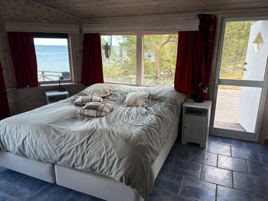 Havstomt med egen brygga - Bild 9
