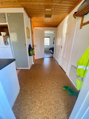 Stuga mitt i en skogsidyll - Bild 8