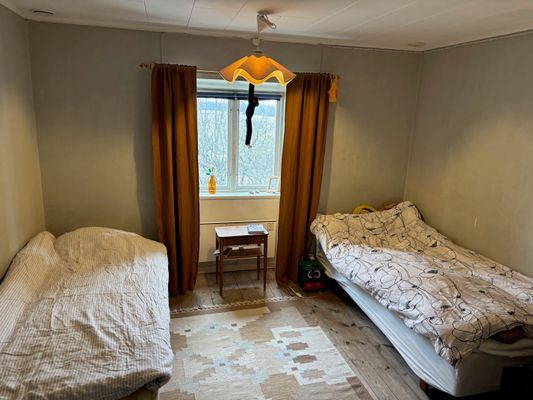 Lantlig kalkstensgård nära både Tofta och Visby - Bild 11