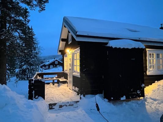 Hyr denna stuga i Vemdalsskalet på 20 m². 2-4 sängplatser. 750 - 1 000 kr per dag. Se bilder och tillgänglighet här.