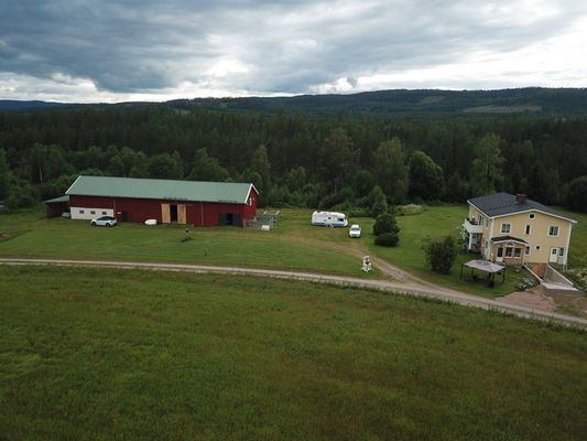 Hyr denna stuga i Torsby på 280 m². 12-13 sängplatser. Pris ej tillgängligt. Se bilder och tillgänglighet här.