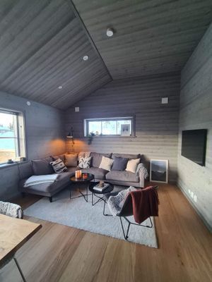 Hyr denna stuga i Bydalen på 70 m². 8 sängplatser. 6 000 - 16 000 kr per vecka. Se bilder och tillgänglighet här.