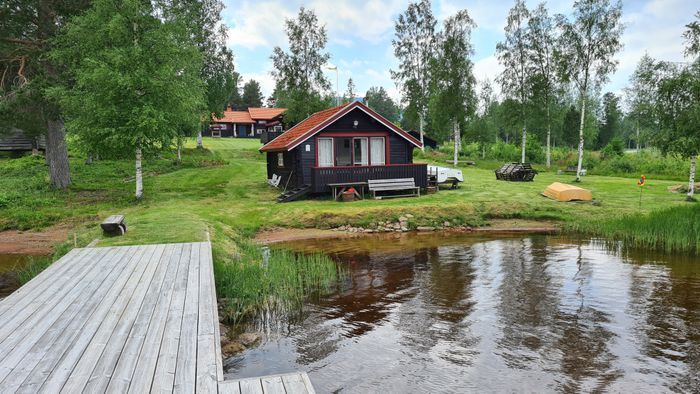 Egen stand med brygga.