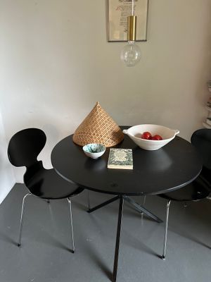 Matbord i kök med plats för 4 personer