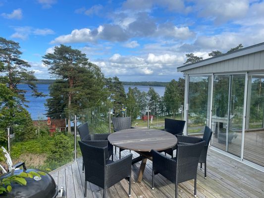 Nyare hus vid Vallsjöbaden