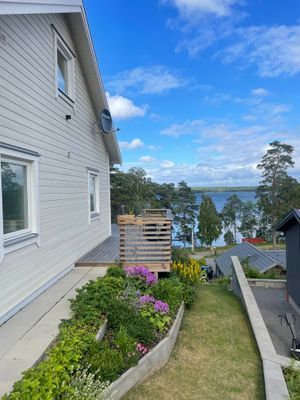 Nyare hus vid Vallsjöbaden