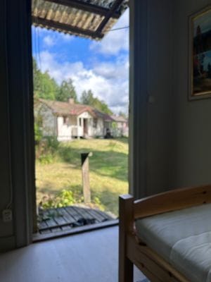 Sjönära fritidshus i lugna omgivningar - Bild 25