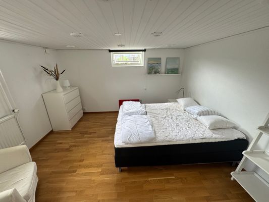 Ljus källaren med egen ingång