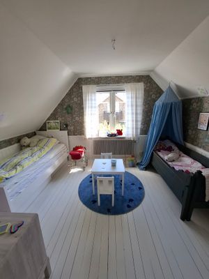 Barnvänlig villa med grönskande trädgård - Bild 6
