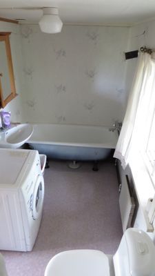 Gulligt torp med fin trädgård - Bild 7