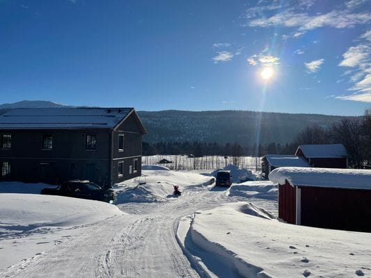 Hyr denna stuga i  på 200 m². 7-9 sängplatser. 30 000 - 40 000 kr per vecka. Se bilder och tillgänglighet här.