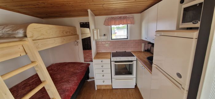 Hyr denna stuga i Falkenberg på 18 m². 5-6 sängplatser. Pris ej tillgängligt. Se bilder och tillgänglighet här.