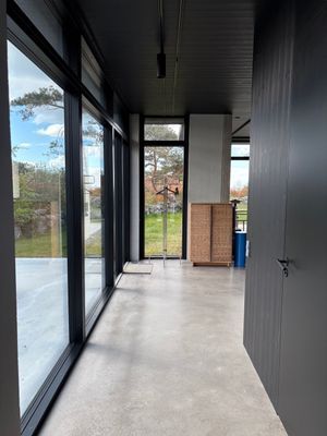 Unikt sommarhus för uthyrning – modern arkitektur - Bild 14