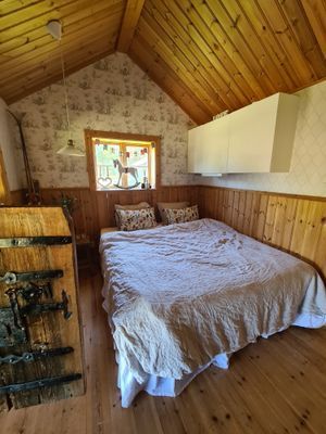 Stuga i naturskön omgivning. - Bild 15