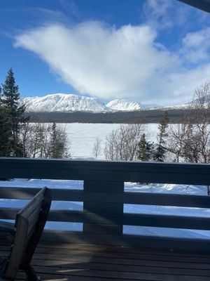 Drömstuga i Marsliden -sjöutsikt, bastu, och kamin