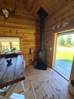 Stuga i naturskön omgivning. - Bild 10