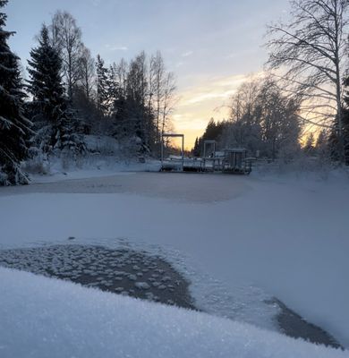 Traditionellt 1700-tals torp direkt på sjön - Bild 25