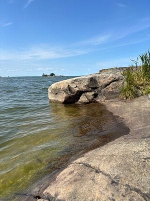 Mysigt hus i kyrkby nära Vänern - Bild 88