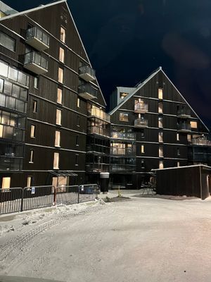 Hyr denna stuga i Åre på 55 m². 4-5 sängplatser. 10 000 - 30 000 kr per vecka. Se bilder och tillgänglighet här.