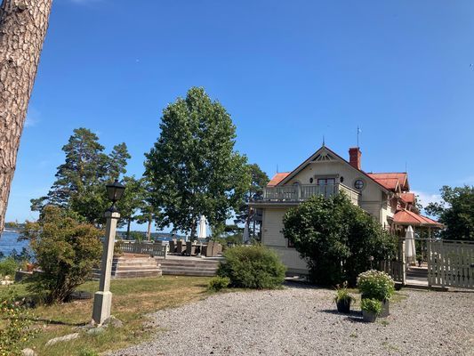 Lillsved Värmdö. Grosshandlarvilla på stor sjötomt - Bild 63