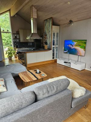 Hyr denna stuga i Rockneby på 80 m². 4 sängplatser. Från 8 100 kr per vecka. Se bilder och tillgänglighet här.