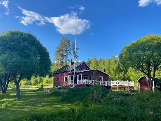 Rymligt semesterhus för 8 gäster(husdjur välkomna)