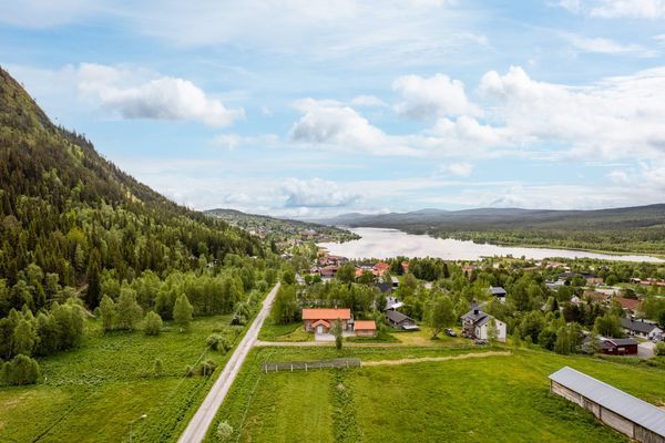 Hyr denna stuga i Funäsdalen på 130 m². 10 sängplatser. 9 500 - 19 000 kr per vecka. Se bilder och tillgänglighet här.