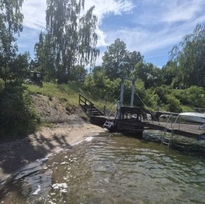 Bild 3 på Golfvägen Ingarö, Sjöglimt nära golfbana