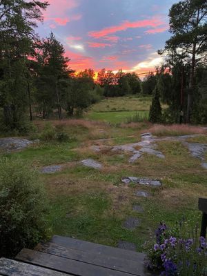 Hyr denna stuga i Stockholm på 60 m². 6-7 sängplatser. 10 000 - 14 000 kr per vecka. Se bilder och tillgänglighet här.