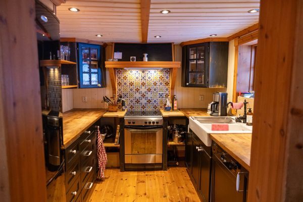 Hyr denna stuga i Funäsdalen på 100 m². 8 sängplatser. 8 000 - 15 000 kr per vecka. Se bilder och tillgänglighet här.