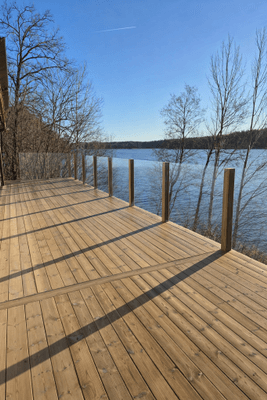 Hyr denna stuga i  på 190 m². 12-14 sängplatser. 18 000 - 21 000 kr per vecka. Se bilder och tillgänglighet här.