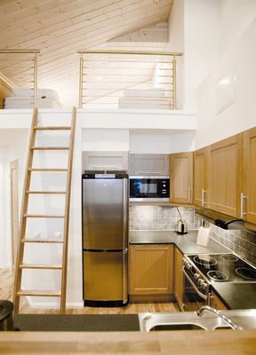 Hyr denna stuga i  på 79 m². 8-10 sängplatser. Från 8 000 kr per vecka. Se bilder och tillgänglighet här.