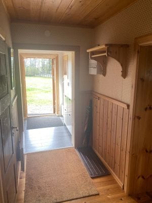 Hyr denna stuga i Dalarna på 60 m². 7 sängplatser. Från 3 500 kr per vecka. Se bilder och tillgänglighet här.
